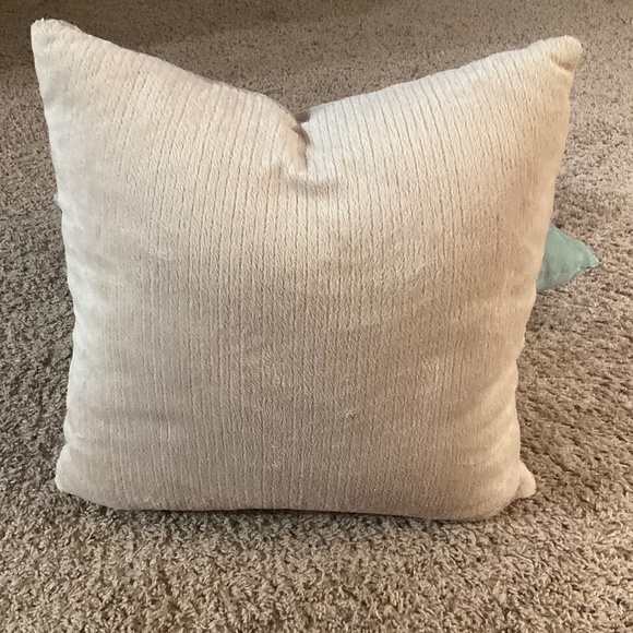 Chris Madden JC Penny Home Collection Throw Pillow - Picture 6 of 11